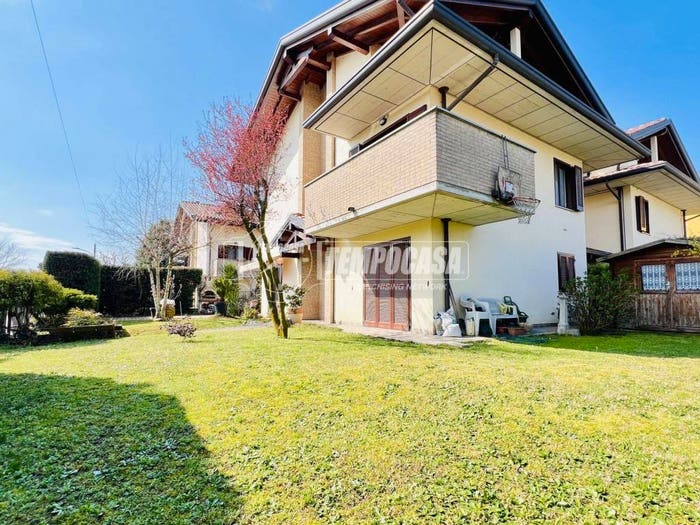 Casa quadrilocale in vendita in Via Bolivia F, Centro, Lonate Pozzolo