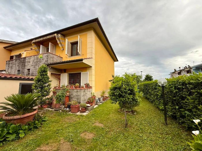 Casa in vendita in Alberghi Via Romana Pescia Morta, Pescia
