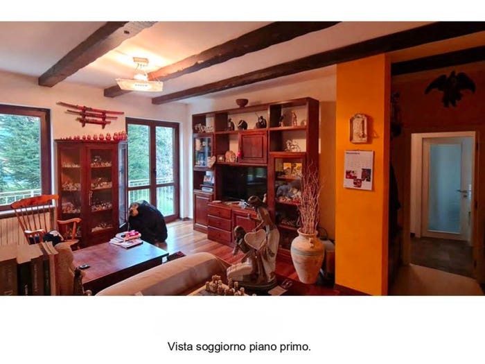 Appartamento con 6 locali in vendita in Via Aldo Moro, Centro, Imbersago