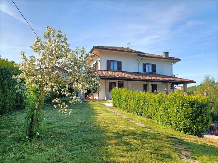 Casa con 6 locali in vendita in Via Vallerana, Acqui Terme