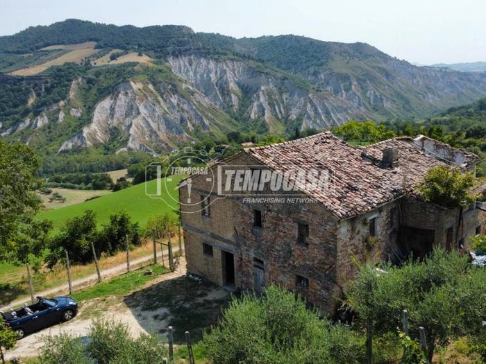 Casa quadrilocale in vendita in Via Borgo Piave, Ripaberarda, Castignano