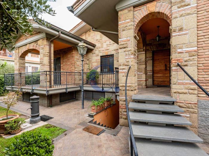 Casa con 6 locali in vendita in Via Guglielmo Rondelet, Castel di Leva, Roma