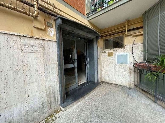 Appartamento con 6 locali in vendita in VIA VINCENZO SCALA, Arenella, Napoli