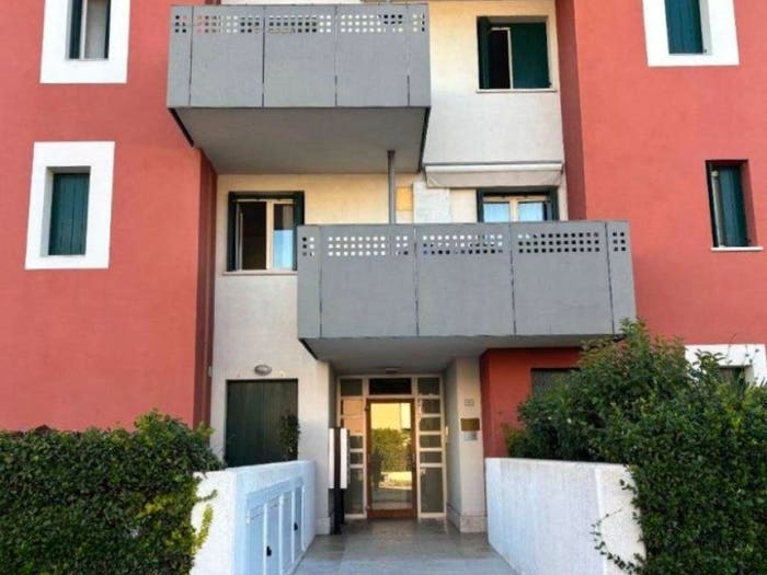 Appartamento trilocale in vendita in Via Tenente Andrea Millevoi, Silea