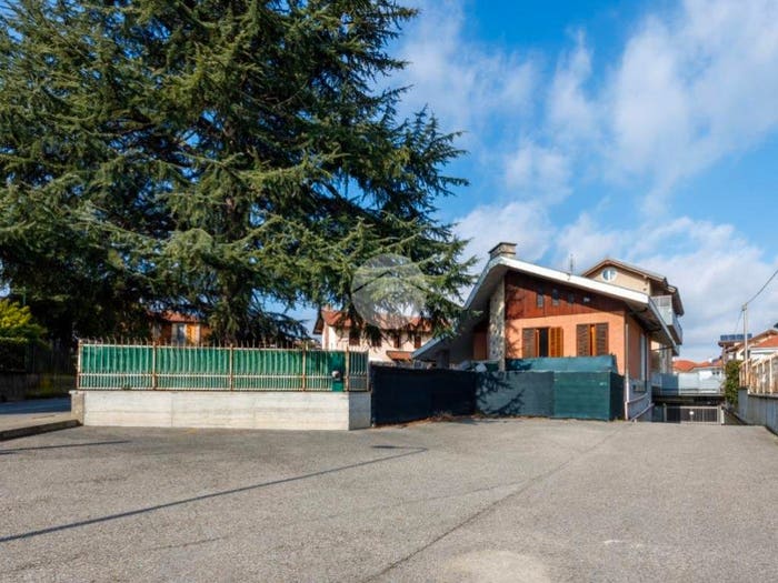 Casa con 6 locali in vendita in Via Roaschia, Roaschia, Chieri