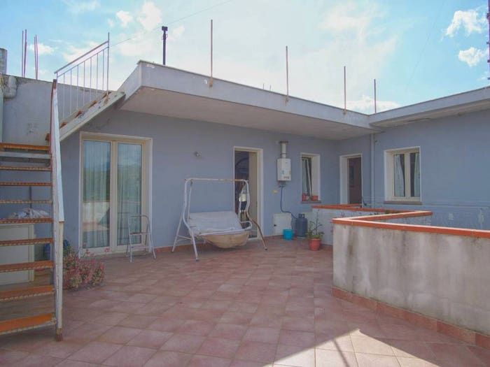 Appartamento con 5 locali in vendita in via Lapide Nuova, Calatabiano