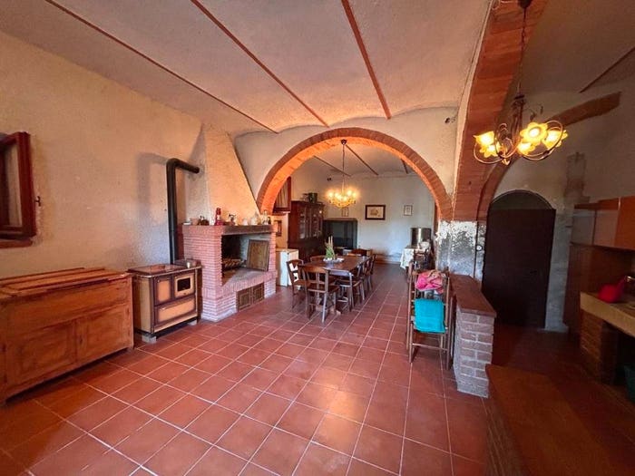 Casa con 6 locali in vendita in Via Perugia, Centro, Monteleone d'Orvieto