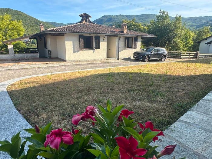 Casa con 5 locali in vendita in Frazione Costa, Centro, Romagnese