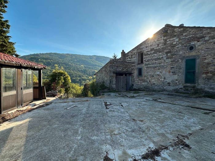 Casa con 6 locali in vendita in Borgo San Lorenzo