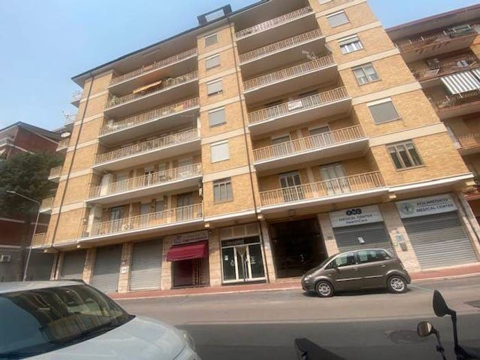 Appartamento con 5 locali in vendita in Via degli Imbimbo, A Annarumma A Gasperi F Tedesco, Avellino