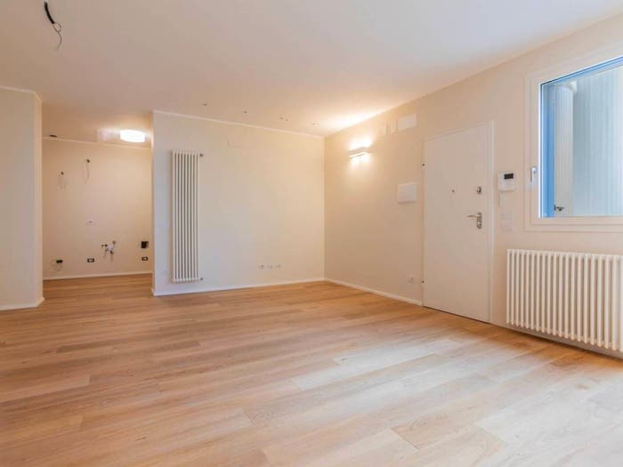Appartamento trilocale in vendita in Via Perin del Vaga, Certosa, Milano