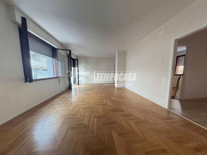 Appartamento quadrilocale in vendita in Via Giuseppe Jappelli, Centro, Abano Terme