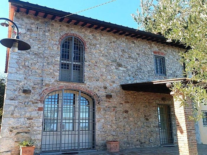 Casa con 6 locali in vendita in Via Macia, Carmignano