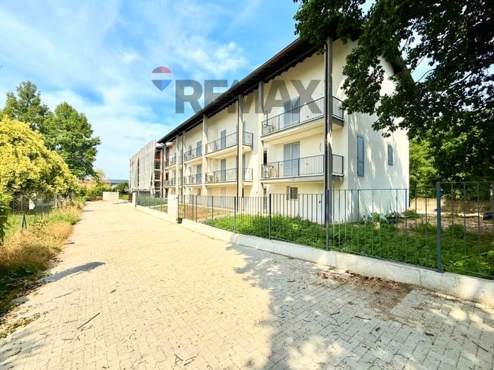 Appartamento trilocale in vendita in Via delle Grazie, Centro, Albuzzano