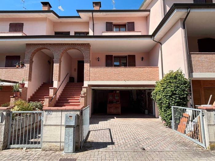 Casa con 5 locali in vendita in Via Don Branchetti, Centro, Rio Saliceto