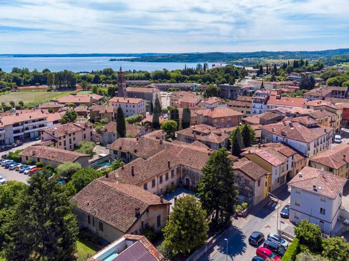 Casa con 6 locali in vendita in Via Giuseppe Garibaldi, Centro, Padenghe sul Garda