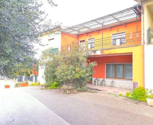 Casa con 6 locali in vendita in Via Leonardo da Vinci, Sturno