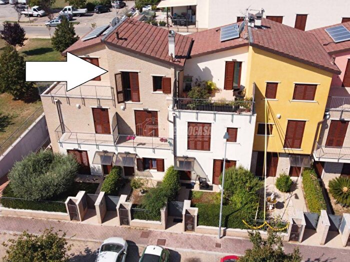 Casa quadrilocale in vendita in Via Giuseppe Pagliacci, Porto Sant'Elpidio
