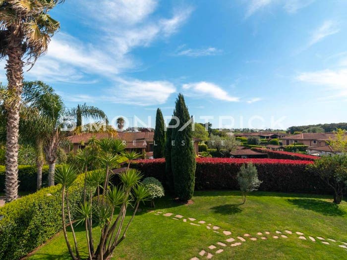 Casa con 5 locali in vendita in Via Ingrid Bergman, Vallerano, Roma