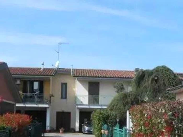 Appartamento trilocale in vendita in Via Giuseppe Verdi, Centro, Dorno