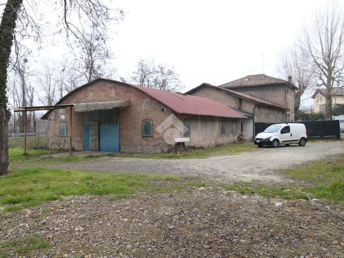 Casa con 6 locali in vendita in Via Canale, Centro, Casalgrande