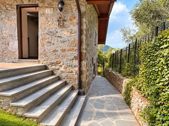 Casa con 6 locali in vendita in Via dei Caduti, San Bartolomeo, Leivi