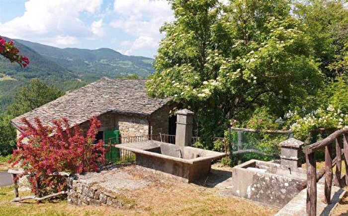 Casa con 6 locali in vendita in Centro, Pievepelago