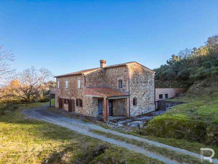 Casa con 6 locali in vendita in Via delle Colline, Montaione