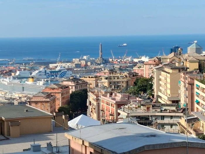 Appartamento trilocale in vendita in Via Giovanni Casaccia, Castelletto, Genova