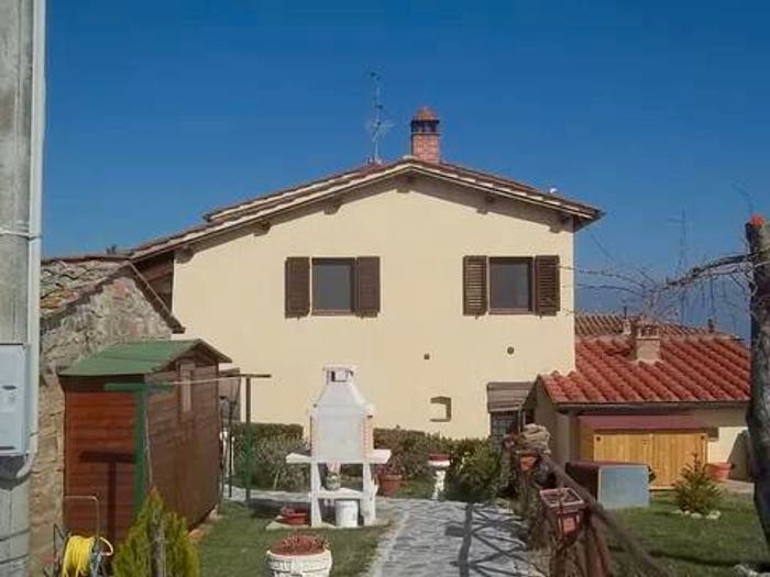 Casa quadrilocale in vendita in Frazioni Collinari, Montevarchi