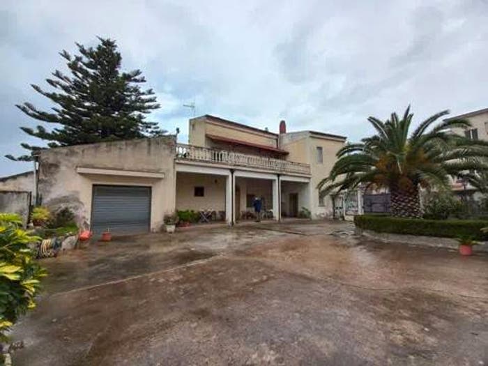 Casa con 6 locali in vendita in Via Xi Febbraio, Mondragone