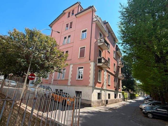 Appartamento quadrilocale in vendita in Via Fiume, Borghi, Como