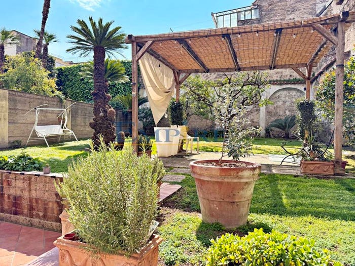 Appartamento con 6 locali in vendita in Via Roma, Aversa