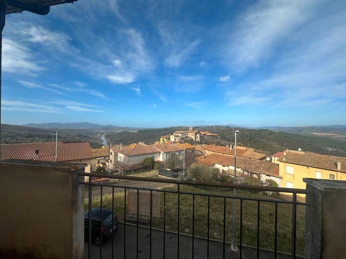 Appartamento quadrilocale in vendita in Via dei Poggi, Cinigiano