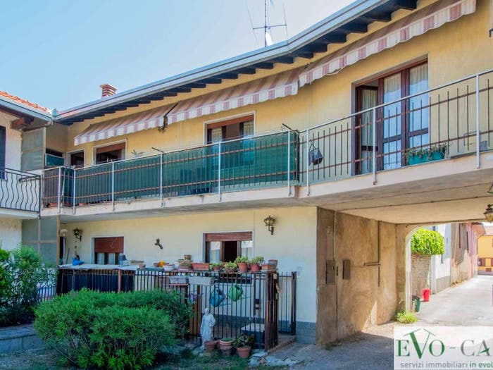 Appartamento bilocale in vendita in Via Massimo d'Azeglio, Centro, Magnago