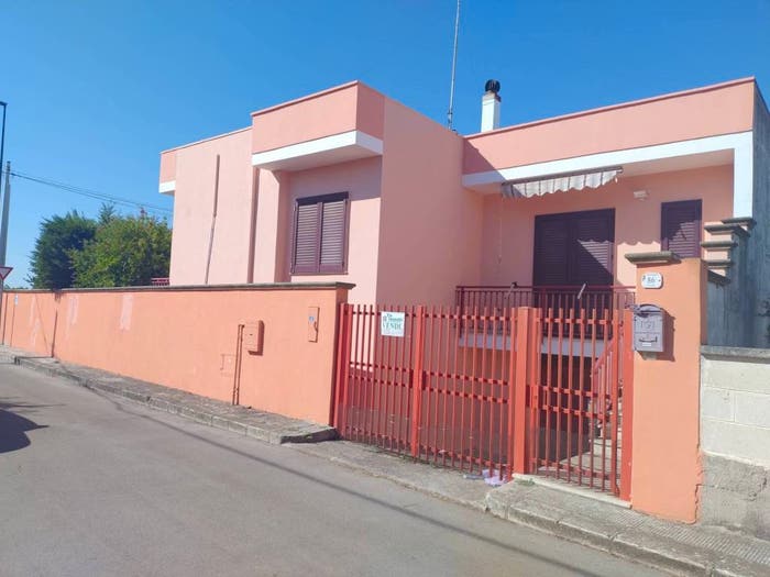 Casa con 5 locali in vendita in Via Tito Minniti, Centro, Guagnano