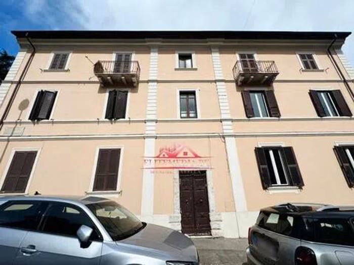 Appartamento quadrilocale in vendita in Via Oreste Borghesi, Centro, Montefiascone