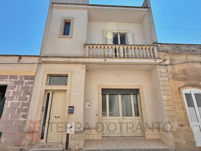 Casa con 6 locali in vendita in Via Armando Diaz, Specchiagallone, Minervino di Lecce
