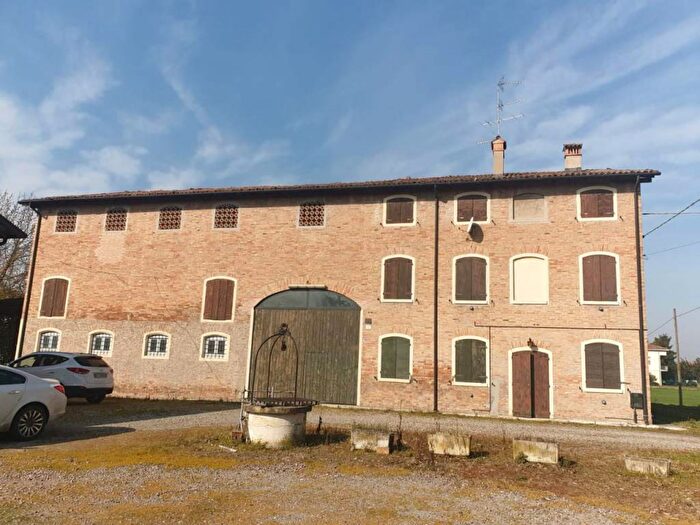 Casa con 6 locali in vendita in VIA CARPI RAVARINO, Sozzigalli, Soliera