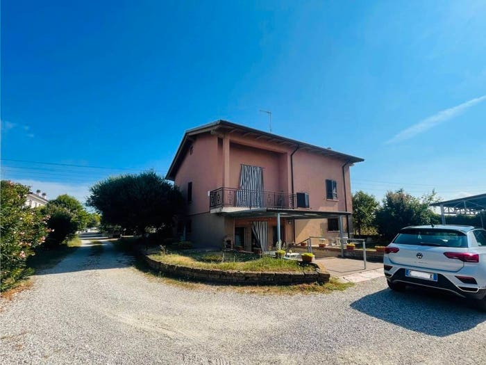 Casa con 5 locali in vendita in Via D Vincenzo Dottorina, Castiglione delle Stiviere