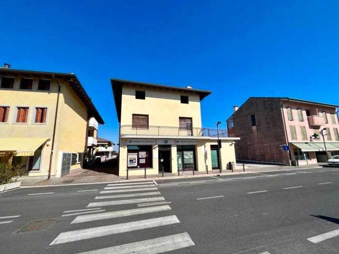 Casa con 6 locali in vendita in Centro, Carlino