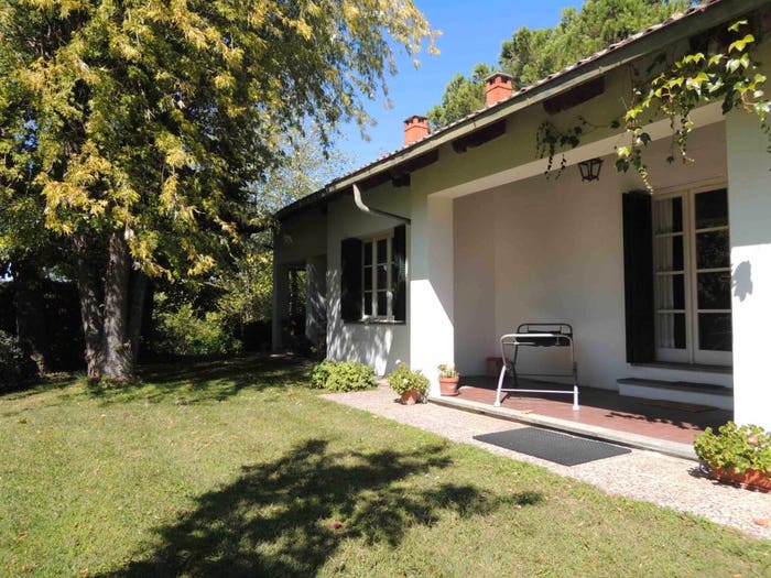 Casa con 6 locali in vendita in Strada Marie, Centro, Bra