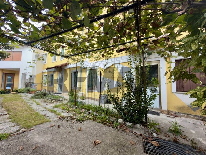 Casa con 6 locali in vendita in VIA MASCAGNI, Centro, Montereale Valcellina