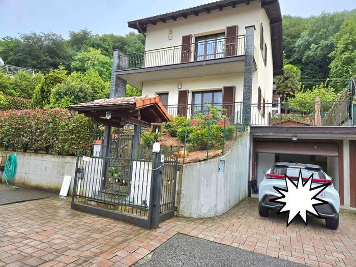 Casa quadrilocale in vendita in Via Pradaccio, CadeglianoViconago
