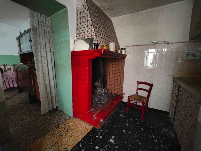 Casa bilocale in vendita in Tendola, Fosdinovo
