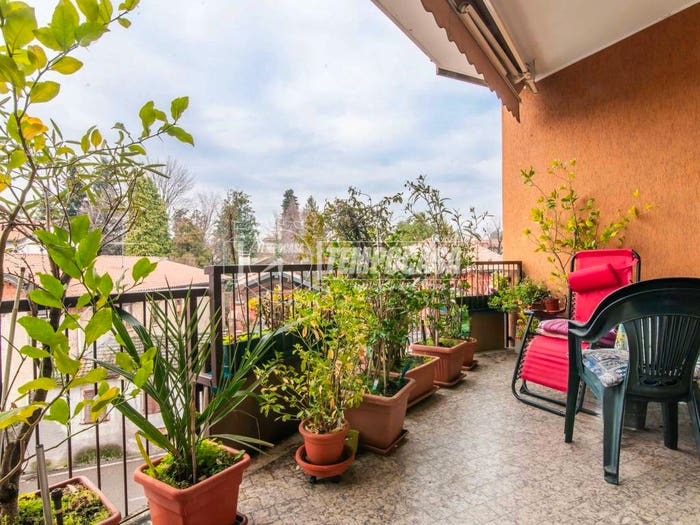 Appartamento quadrilocale in vendita in Via Camillo Benso Conte di Cavour, Centro, Lurate Caccivio