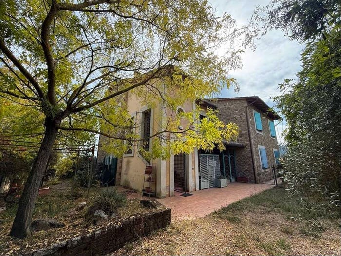 Appartamento trilocale in vendita in via cinque cerri, Bettona