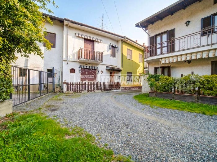 Casa trilocale in vendita in Piazza Vittorio Veneto, Marano Ticino