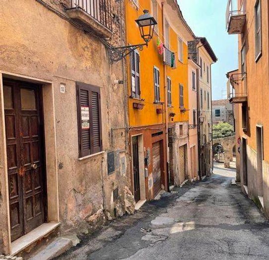 Appartamento con 6 locali in vendita in Via Valeria, Centro, Ferentino