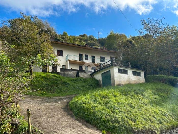 Casa con 5 locali in vendita in Via Valle, Centro, Parzanica